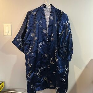 Woman’s Blue Floral Kimono Robe